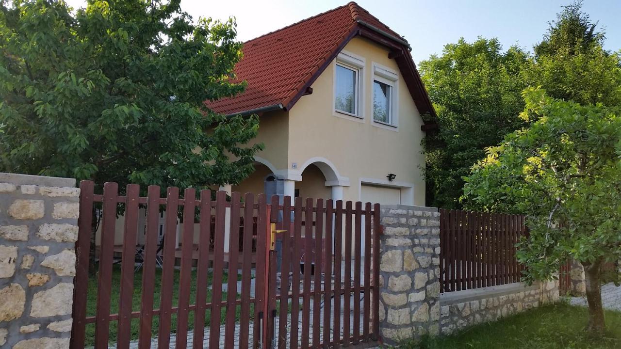 Grand Apartmanhaz Дьєнешдіаш Екстер'єр фото