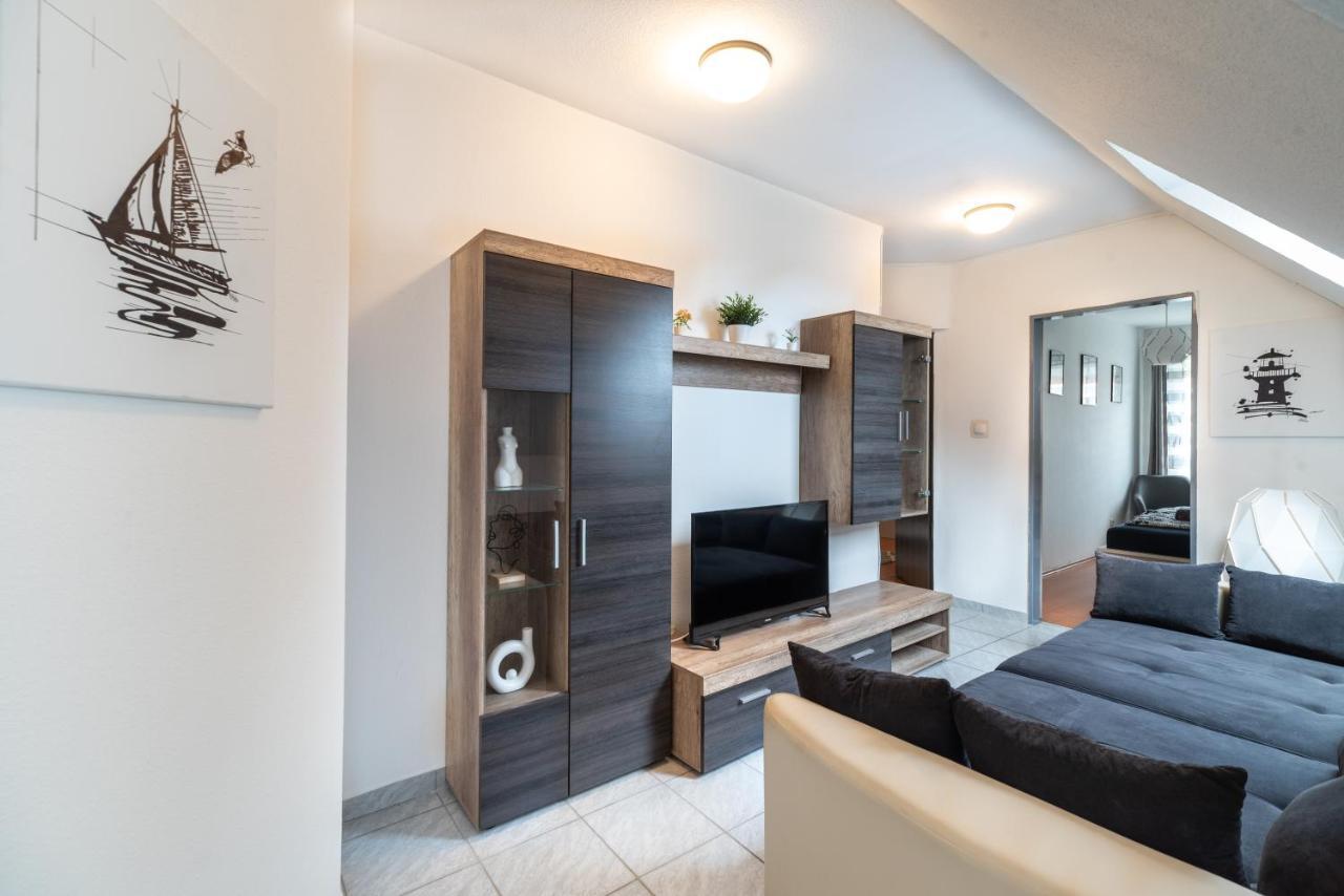 Grand Apartmanhaz Дьєнешдіаш Екстер'єр фото