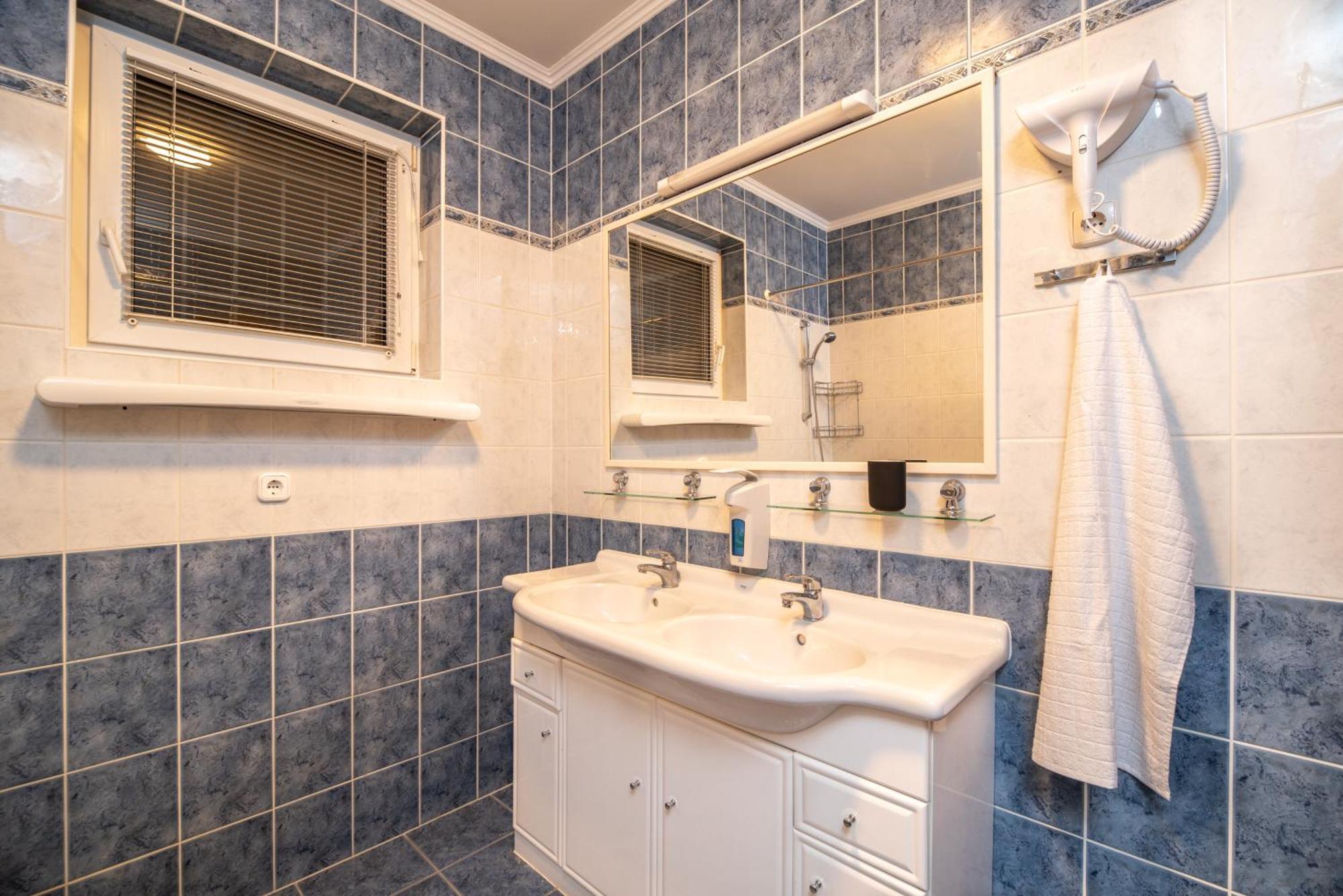 Grand Apartmanhaz Дьєнешдіаш Екстер'єр фото